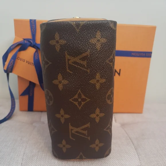 LV 2022 Nano Speedy model w/ detachable strap - Picture 10 of 16